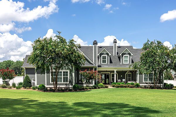 How to choose the right residential siding contractor for your home?
